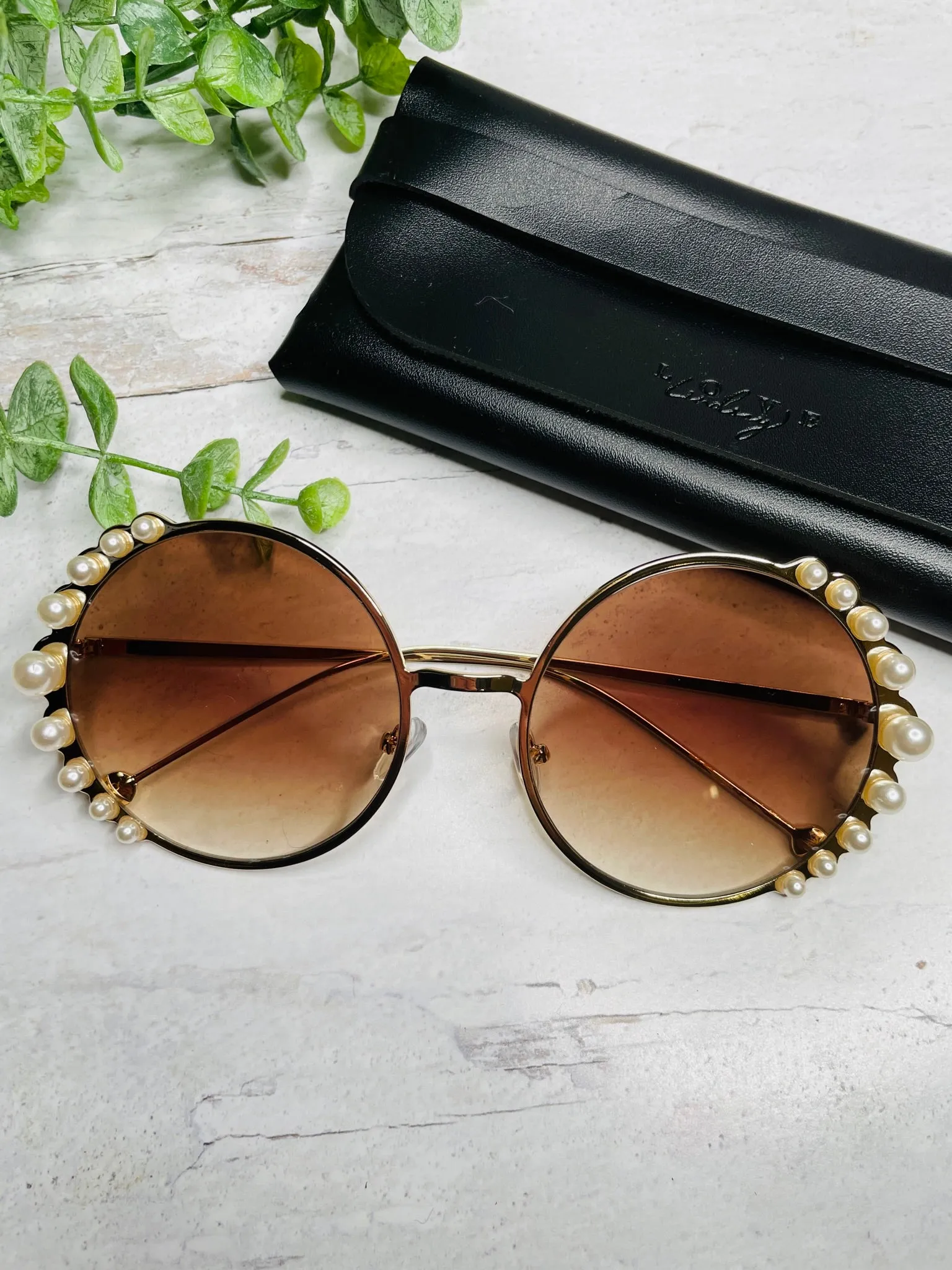 Round Gradient Pearl Sunglasses : 2 Colors